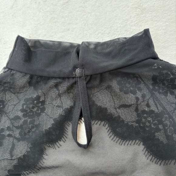 VGT Mapalé Blackless Lace Crop Top Cutout Design XL Black - Picture 5 of 14